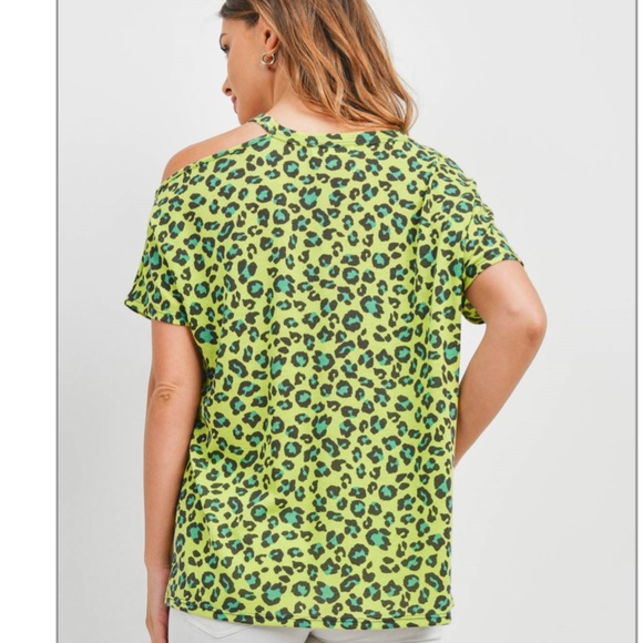 Cold shoulder lime/mint leopard print short sleeve blouse, boutique NWT - Picture 5 of 6